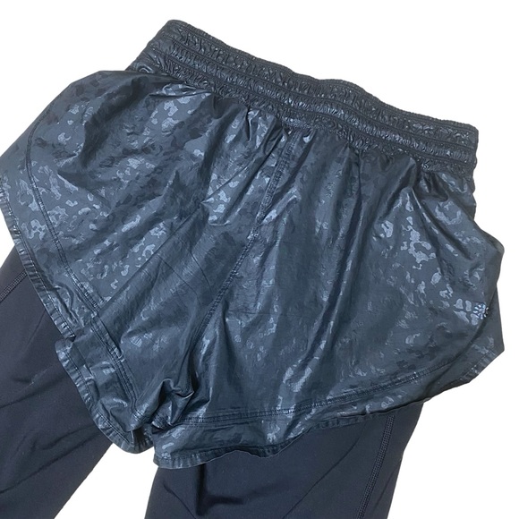 ATHLETA Black Rainier 2 in 1 Tight Leggings Shorts Athleisure Womens - Picture 7 of 10